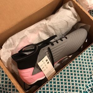 💕BRAND NEW ADIDAS PREDATOR SOCCER CLEATS💕
